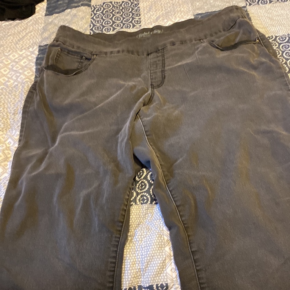 Size 26W faded glory skinny black jeans length is 28